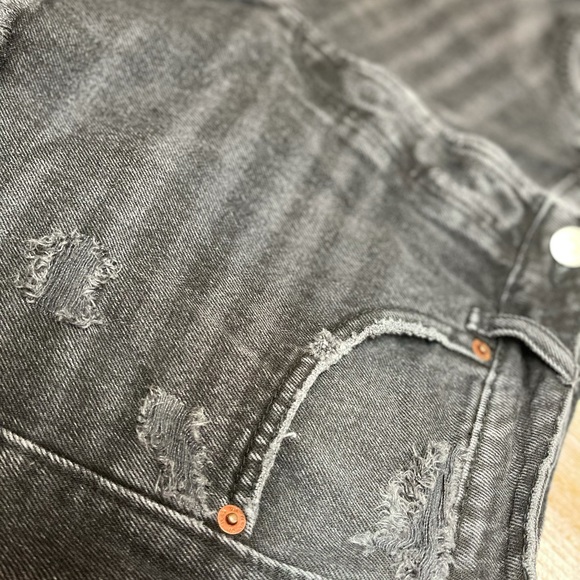 Zara Frayed High Rise Denim Shorts | size 8 - Picture 2 of 7